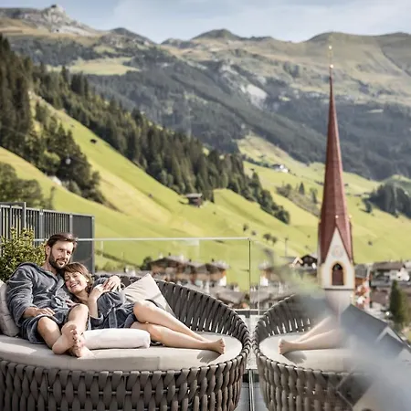 Aktiv-&wellnesshotel Bergfried Hotel Tux