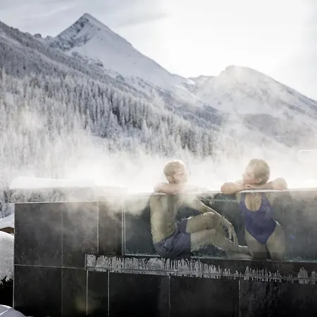 Hotel Aktiv-&wellnesshotel Bergfried Tux