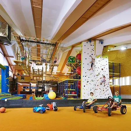 Aktiv-&wellnesshotel Bergfried 5*