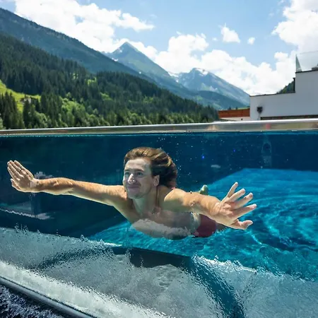 Aktiv-&wellnesshotel Bergfried 5*