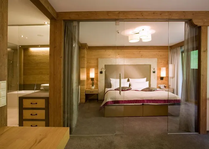 Aktiv- & Wellnesshotel Bergfried Otel Tux