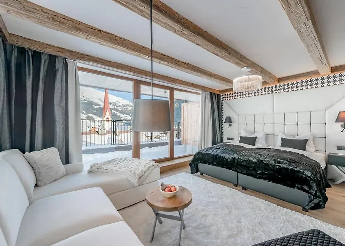 Aktiv- & Wellnesshotel Bergfried Tux