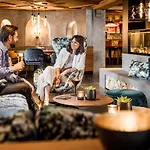 Aktiv- & Wellnesshotel Bergfried מלון 5*