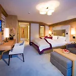 Aktiv- & Wellnesshotel Bergfried 5* טוקס
