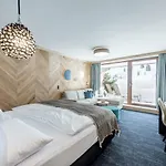 מלון Aktiv- & Wellnesshotel Bergfried 5*