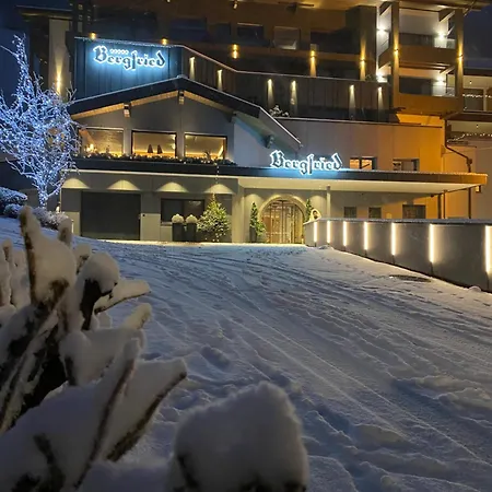 Aktiv- & Wellnesshotel Bergfried 호텔 5*
