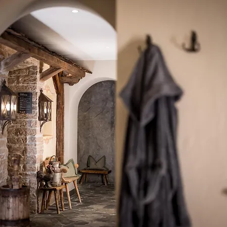 Aktiv- & Wellnesshotel Bergfried מלון 5*