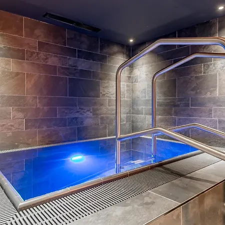 Aktiv- & Wellnesshotel Bergfried 5* 턱스