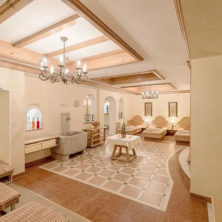 Aktiv- & Wellnesshotel Bergfried Hotel 5*