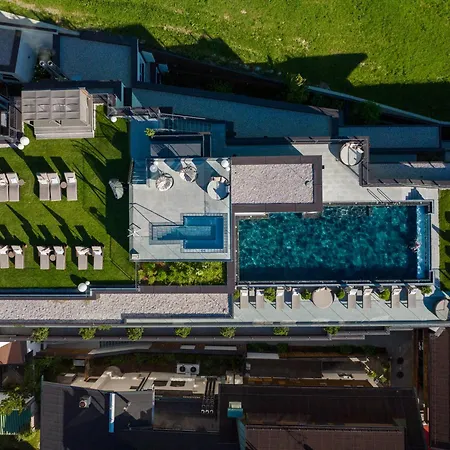 Aktiv- & Wellnesshotel Bergfried ホテル