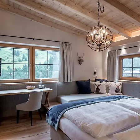 Hotell Aktiv-&wellnesshotel Bergfried Tux