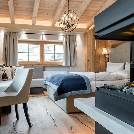 Aktiv- & Wellnesshotel Bergfried 5* トゥクス